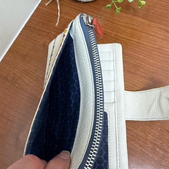 Brighton Leather Wallet White With multicolor Braided band around - Picture 8 of 16